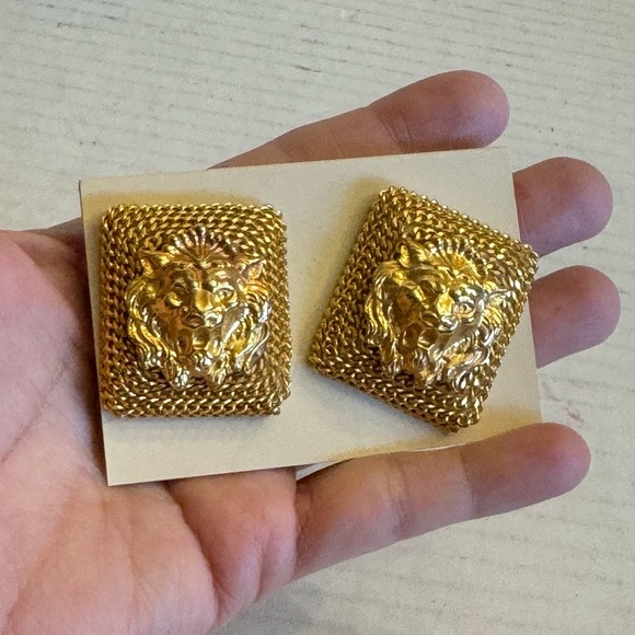 Vintage Lion Head RARE Square Shape Clip On Earrings Large Chunky Gold Tone - Picture 6 of 16